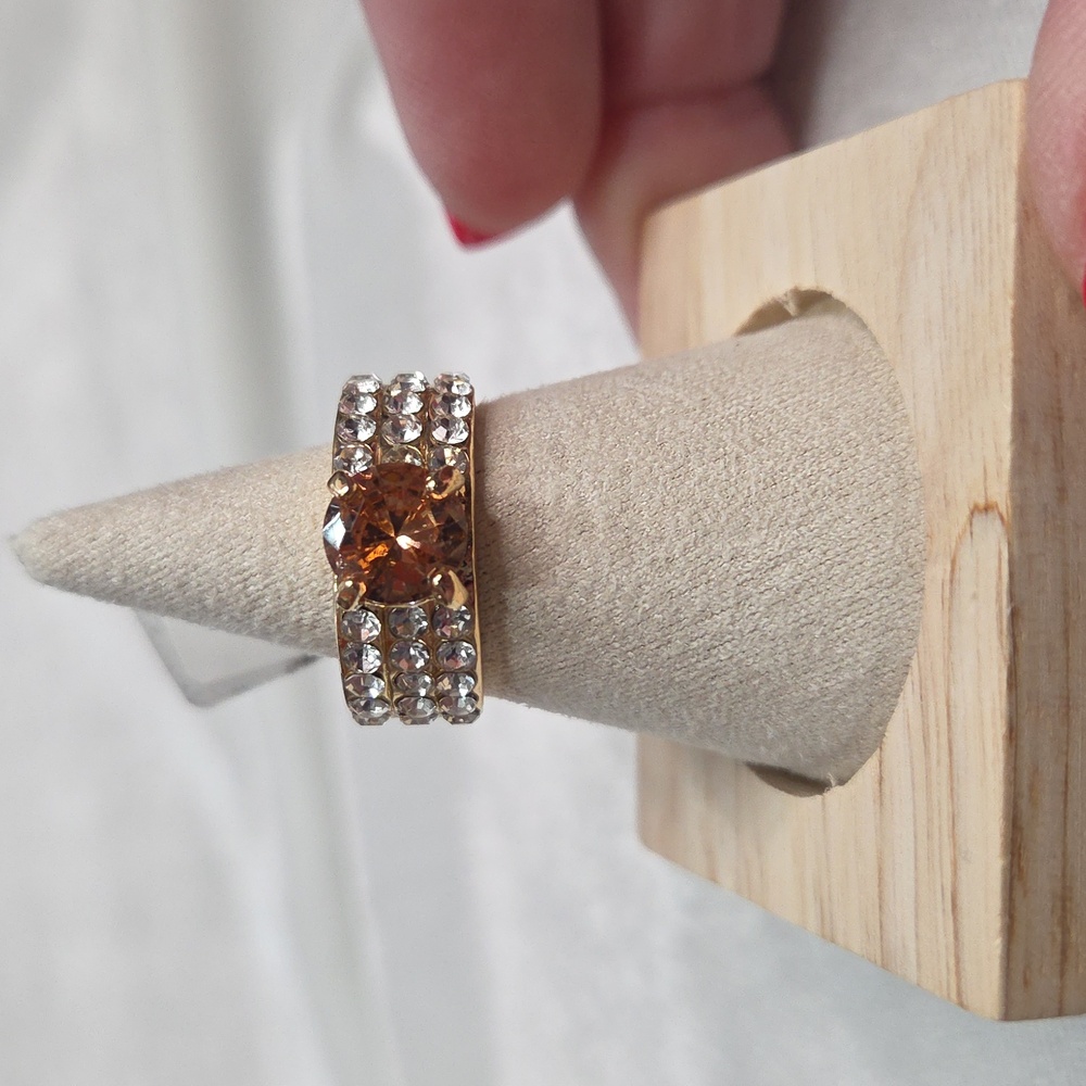 Peach Champagne Color Stone Fashion Ring Gold Tone Band Elegant Rhinestones